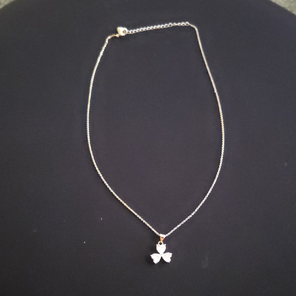 Elegant Yellow Gold Plated Triple Heart Pendant Necklace NWOT 17 Inches
